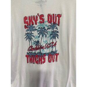 NWT Chubbies Mens Large White Graphic Tee Sky's Out Thighs Out Palm Trees Size L